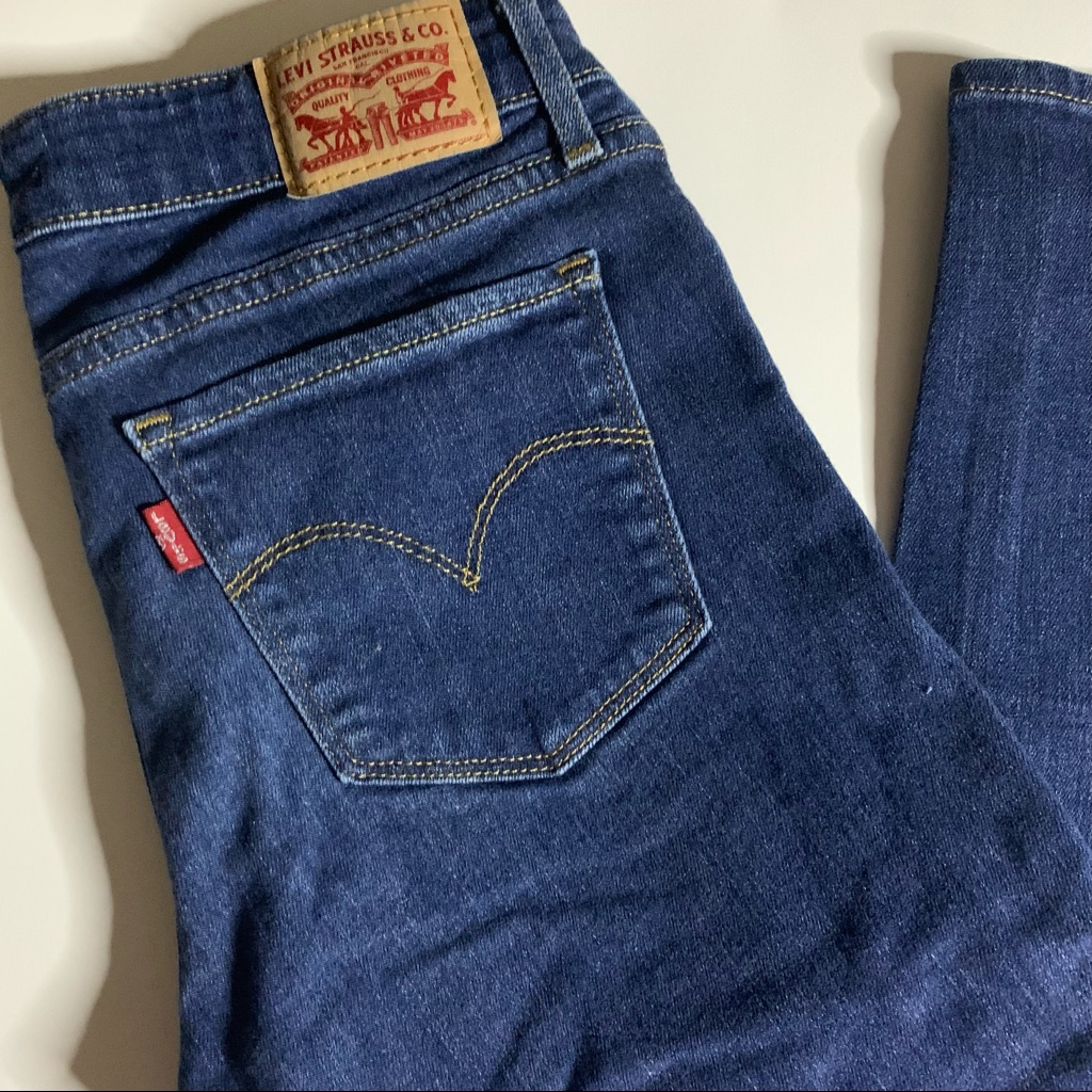 711 Skinny Levi